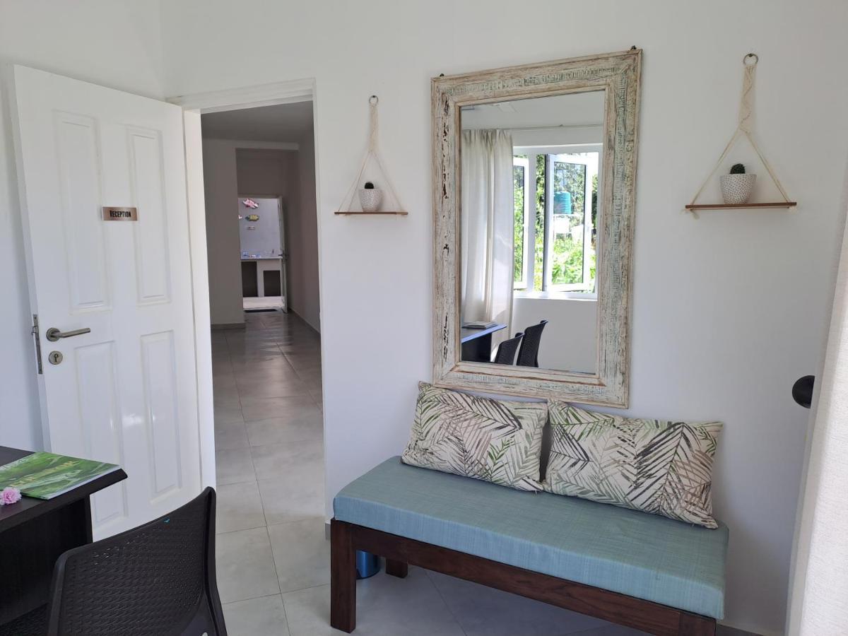 Harmony Self-Catering Apartments Beau Vallon  Dış mekan fotoğraf